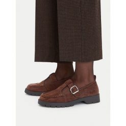 Półbuty JENNY. Brązowe półbuty damskie Jenny, bez wzorów, bez obcasa, na płaskiej podeszwie, bez zapięcia. Za 149.99 zł.
