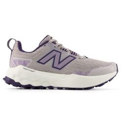 Buty damskie New Balance Fresh Foam Garoé v2 WGARO9TS – beżowe. Brązowe obuwie sportowe damskie New Balance, bez wzorów, z materiału, bez zapięcia, do biegania. Za 529.99 zł.