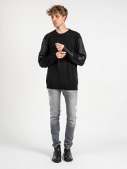 Les Hommes Sweter | LKK112 603A | Classic Fit Jumper With Nylon Detail On Sleeves | Mężczyzna | Czarny. Czarne swetry męskie Les Hommes, m, bez wzorów, z bawełny, bez kołnierzyka, bez ramiączek. W wyprzedaży za 729.00 zł.