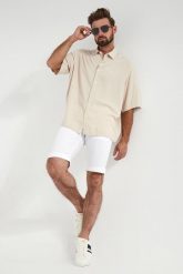 Spodenki EMPORIO ARMANI. Szorty damskie Emporio Armani, bez wzorów. W wyprzedaży za 629.30 zł.
