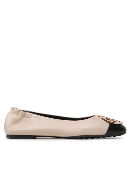 Tory Burch Baleriny Claire Cap Toe 148336 Beżowy. Brązowe balerinki damskie Tory Burch, bez wzorów, ze skóry, bez obcasa, bez zapięcia. Za 969.00 zł.