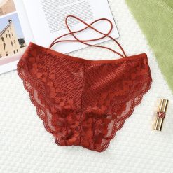 Figi koronkowe z paskami na co dzień i na specjalne okazje Milou. Brązowe majtki damskie Intica, z koronki. Za 59.00 zł.