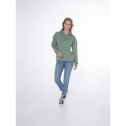 Bluza damska Protest NXGANHA hoody. Zielone bluzy damskie Protest, bez wzorów, bez ramiączek, bez kaptura. W wyprzedaży za 179.99 zł.