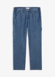 Lekkie jeansy carpenter o kroju relaxed fit z wygodnym pasem i prostą nogawką. Niebieskie jeansy męskie bonprix, z jeansu. Za 49.99 zł.