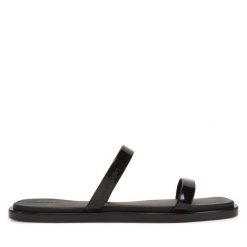 Klapki Calvin Klein. Czarne klapki damskie Calvin Klein, bez wzorów, bez obcasa, bez zapięcia. Za 149.99 zł.