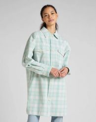 LEE ELONGATED OVERSHIRT DAMSKA KOSZULA DUSTY JADE L50WAA41 112321257. Koszule damskie Lee, l, bez wzorów, bez kołnierzyka, bez ramiączek. Za 199.99 zł.