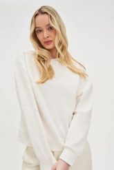 Bluza z koralikami biała. Białe bluzy damskie MOODO, l, bez wzorów, z bawełny, bez ramiączek, bez kaptura. W wyprzedaży za 99.99 zł.