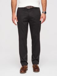 Jednolite męskie spodnie chino REGULAR FIT – czarne V5 - Rozmiar: L. Czarne spodnie materiałowe męskie Ombre Clothing, z aplikacjami, z bawełny. W wyprzedaży za 237.99 zł.