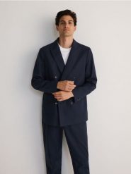 Marynarka comfort z lnem - granatowy. Niebieskie garnitury męskie Reserved, l, bez wzorów, z bawełny. W wyprzedaży za 279.99 zł.