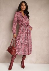 Czerwona Sukienka z Bawełny w Panterkowy Print o Koszulowym Kroju Wiązana w Pasie Inoraelis. Czerwone sukienki damskie Renee, na co dzień, l, bez wzorów, z bawełny, eleganckie, bez kołnierzyka, bez ramiączek, midi, koszulowe. Za 109.99 zł.