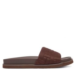 Klapki Gant. Brązowe klapki damskie GANT, bez wzorów, bez obcasa, bez zapięcia. Za 329.99 zł.