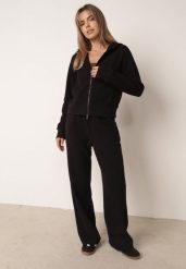 Czarny Komplet Dresowy z Prążkowanego Materiału Bluza z Kapturem i Spodnie Alatha. Czarne bluzy damskie Born2be, l, bez wzorów, z dresówki, sportowe, bez ramiączek, z kapturem. Za 169.99 zł.