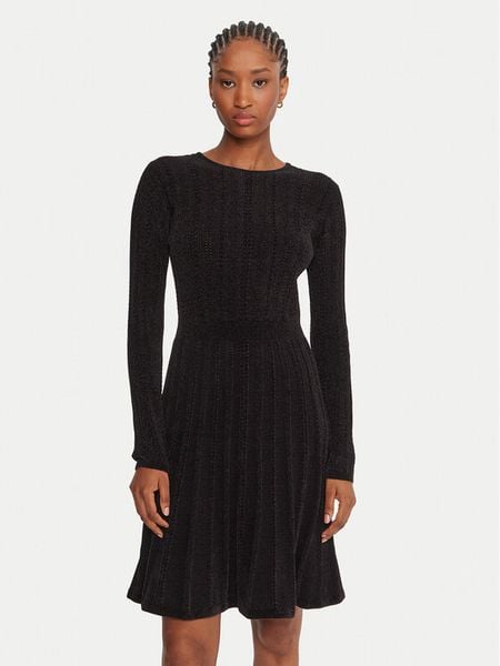 Guess Sukienka dzianinowa W5BK79 Z3902 Czarny Regular Fit. Czarne sukienki damskie Guess, s, z aplikacjami, z dzianiny, bez kołnierzyka, bez ramiączek. Za 369.99 zł.