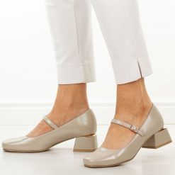 Złote czółenka damskie na obcasie Potocki 12815. Żółte czółenka damskie POTOCKI, na jesień, bez wzorów, ze skóry, eleganckie, bez obcasa, na obcasie, bez zapięcia. Za 179.00 zł.