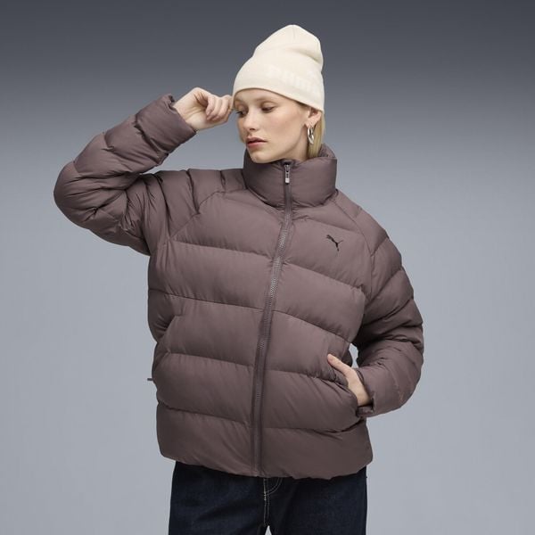 Damska kurtka Mono PUMA. Fioletowe kurtki sportowe damskie Puma, bez wzorów, z materiału, bez ramiączek, bez kaptura, do biegania. Za 599.00 zł.