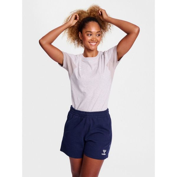 Koszulka damska Hummel Travel. Szare bluzki damskie Hummel, bez wzorów, sportowe, bez kołnierzyka, bez ramiączek. Za 127.50 zł.