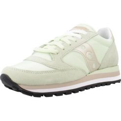 Buty SAUCONY JAZZ TRIPLE Zielony. Zielone obuwie trekkingowe damskie Saucony, z syntetyku, bez zapięcia. Za 426.99 zł.