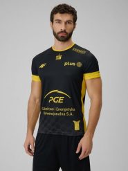 4F Koszulka meczowa replika wyjazdowa z sezonu 2025/26 męska 4F x Skra Bełchatów - czarna M. Czarne t-shirty męskie 4F, l, bez wzorów, z dzianiny, bez kołnierzyka, bez ramiączek. Za 179.99 zł.