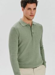 PAKO LORENTE – Zielony sweter męski z kołnierzykiem P24SF-2X-005-Z-0 - Pako Lorente. Zielone swetry męskie Pako Lorente, m, bez wzorów, z bawełny, bez kołnierzyka, bez ramiączek. Za 99.99 zł.