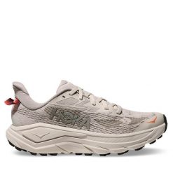 Buty do biegania Hoka. Brązowe obuwie sportowe damskie HOKA, bez wzorów, bez zapięcia, do biegania. Za 719.99 zł.