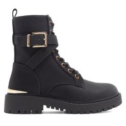 Trapery DeeZee. Czarne trapery damskie DeeZee, bez zapięcia. Za 143.99 zł.