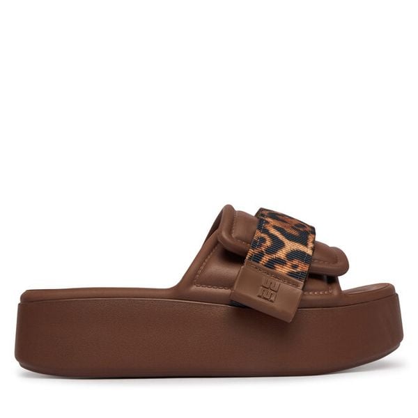 Klapki Melissa. Brązowe klapki damskie Melissa, bez wzorów, bez obcasa, bez zapięcia. Za 416.99 zł.