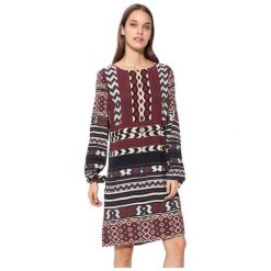 Desigual Sukienka damska Vest Marfil 17WWVW77 1003 (rozmiar 40). Spódnice damskie Desigual, bez wzorów, z materiału, bez kołnierzyka, bez ramiączek. W wyprzedaży za 224.00 zł.