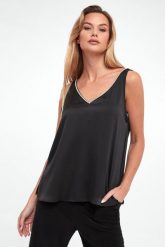 Top damski satynowy JOSEPH RIBKOFF. Topy damskie Joseph Ribkoff, xl, bez wzorów, z satyny, bez kołnierzyka, bez ramiączek. W wyprzedaży za 535.20 zł.