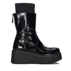 Botki Maciejka. Czarne botki damskie Maciejka, bez wzorów, bez obcasa, na płaskiej podeszwie, bez zapięcia. Za 479.99 zł.