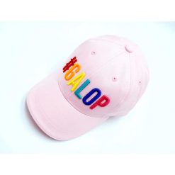 Czapka z daszkiem Galop Wear. Czerwone czapki damskie GALOP WEAR, bez wzorów, sportowe. Za 119.00 zł.