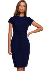 Elegancka sukienka ołówkowa z modelującymi przeszyciami granatowa. Sukienki damskie Sukienki.shop, do pracy, m, bez wzorów, biznesowe, bez kołnierzyka, bez ramiączek, ołówkowe. W wyprzedaży za 181.00 zł.