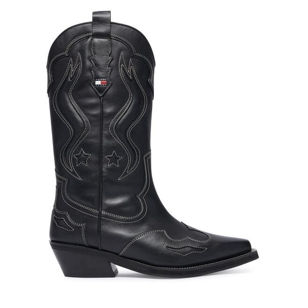 Kowbojki Tommy Jeans. Czarne kozaki damskie Tommy Jeans, bez wzorów, z jeansu, bez obcasa, na płaskiej podeszwie, bez zapięcia. Za 1,099.00 zł.
