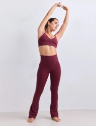 Damskie legginsy rozszerzane nogawki, wysoki stan, squat proof Sense bordowy. Czerwone legginsy damskie Aim'n, bez wzorów, z elastanu. Za 346.00 zł.