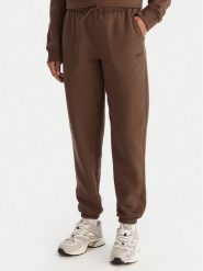 Reebok Spodnie dresowe Reebok X Ewa Chodakowska Evren RK25308CCW Brązowy Regular Fit. Brązowe spodnie dresowe damskie Reebok, bez wzorów, z dresówki. Za 179.99 zł.