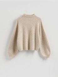 Sweter z bufiastymi rękawami - beżowy. Brązowe swetry nierozpinane damskie Reserved, l, bez wzorów, z dzianiny, bez kołnierzyka, bez ramiączek. Za 129.99 zł.