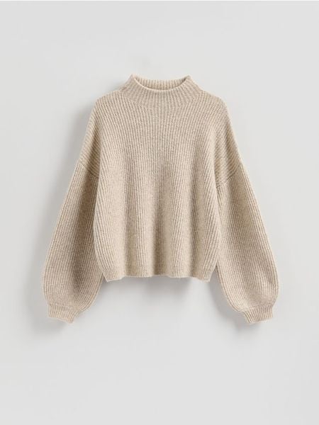 Sweter z bufiastymi rękawami - beżowy. Brązowe swetry nierozpinane damskie Reserved, l, bez wzorów, z dzianiny, bez kołnierzyka, bez ramiączek. Za 129.99 zł.