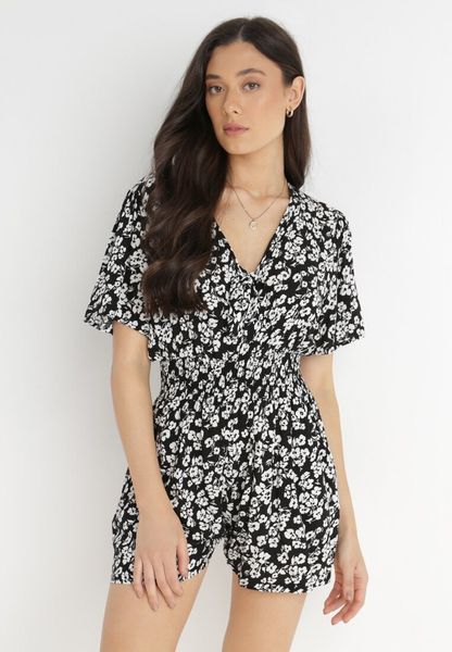 Czarny Kombinezon Kala. Czarne sukienki damskie Born2be, na imprezę, na lato, l, bez wzorów, z wiskozy, bez kołnierzyka, bez ramiączek, mini. Za 59.99 zł.