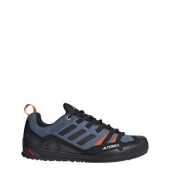 Buty Terrex Swift Solo 2.0 Hiking. Brązowe buty sportowe męskie Adidas, bez wzorów, z materiału, bez zapięcia. Za 505.90 zł.