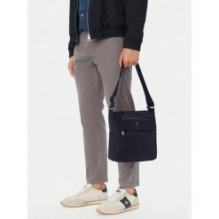 Saszetka Beverly Hills Polo Club. Niebieskie saszetki i nerki męskie Beverly Hills Polo Club, małe. Za 149.99 zł.