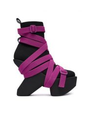 United Nude Botki Boulder Bond Boot 11022999117 Czarny. Czarne botki damskie United Nude, bez wzorów, z materiału, bez obcasa, na słupku, bez zapięcia. Za 1,889.00 zł.