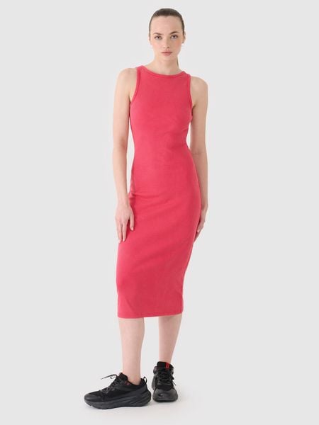 4F Sukienka z prążkowanej dzianiny damska - różowa S. Czerwone sukienki damskie 4F, na co dzień, s, bez wzorów, z bawełny, sportowe, bez kołnierzyka, bez ramiączek, maxi, dopasowane. W wyprzedaży za 59.99 zł.