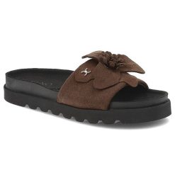 Brązowe Klapki Karino Welurowe Modne Obuwie Damskie. Brązowe klapki damskie Karino, na lato, z aplikacjami, z weluru, eleganckie, bez obcasa, bez zapięcia. Za 339.00 zł.