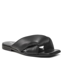 Klapki PINKO. Czarne klapki damskie Pinko, bez wzorów, bez obcasa, bez zapięcia. Za 659.99 zł.