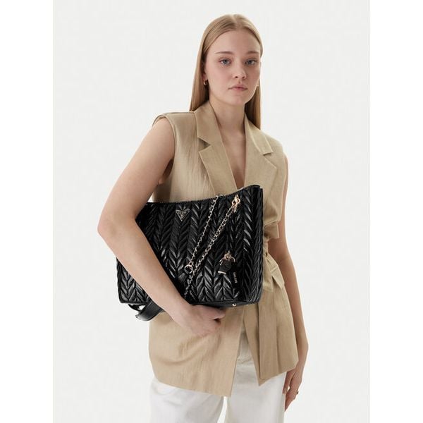 Torebka Guess. Brązowe torebki do ręki damskie Guess, z aplikacjami, bez dodatków. Za 584.99 zł.