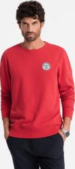 Ombre Nierozpinana męska bluza dresowa z naszywką w stylu college czerwona V1 OM-SSNZ-0134 S. Czerwone bluzy męskie Ombre, m, z aplikacjami, z dresówki, bez ramiączek, bez kaptura. Za 139.99 zł.