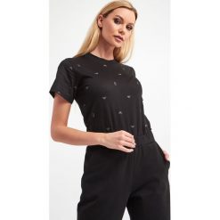 T-SHIRT EMPORIO ARMANI. T-shirty damskie Emporio Armani, s, bez wzorów, bez kołnierzyka, bez ramiączek. W wyprzedaży za 285.67 zł.