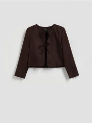 Marynarka z lnem i wiskozą - ciemnobrązowy. Brązowe marynarki i żakiety damskie Reserved, bez wzorów, z tkaniny, bez kołnierzyka, bez ramiączek. Za 159.99 zł.