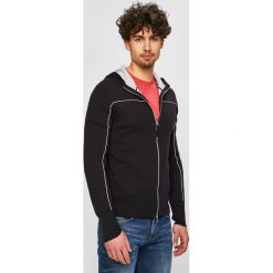 Armani Exchange - Sweter. Czarne swetry męskie Armani Exchange, m, bez wzorów, z bawełny, bez kołnierzyka, bez ramiączek. W wyprzedaży za 379.90 zł.