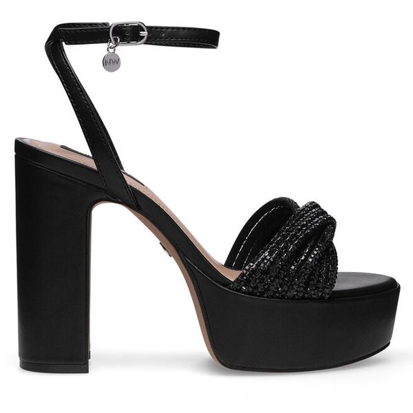Sandały Nine West. Czarne sandały damskie Nine West, bez wzorów, bez obcasa, na słupku, bez zapięcia. Za 259.99 zł.