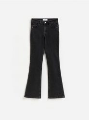 Jeansy flare - czarny. Czarne jeansy damskie Reserved, bez wzorów, z bawełny. Za 129.99 zł.